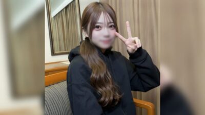 FC2-PPV-4918227 F컵의 하얀 피부와 슬림한 아름다운 몸매를 가진 미즈키. 메이드 차림으로 창가에 선 채 뒤에서 하는 자세에 얼굴을 붉히며 “아… 갈 것 같아…”라고 말하고, 몸을 떨며 경련하는 젖은 보지에 듬뿍 질내사정으로 조교.