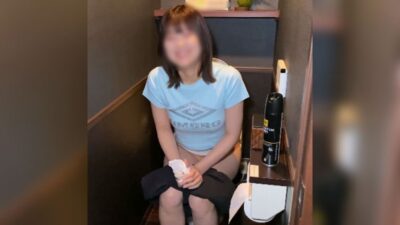 FC2-PPV-4923025 티셔츠를 입고 와버린 천연 허당 10대 젊은 아내에게 질내사정 성교육